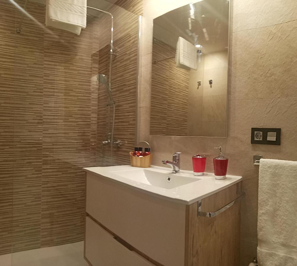 Apartamento Cinema Apartman Oviedo Kültér fotó