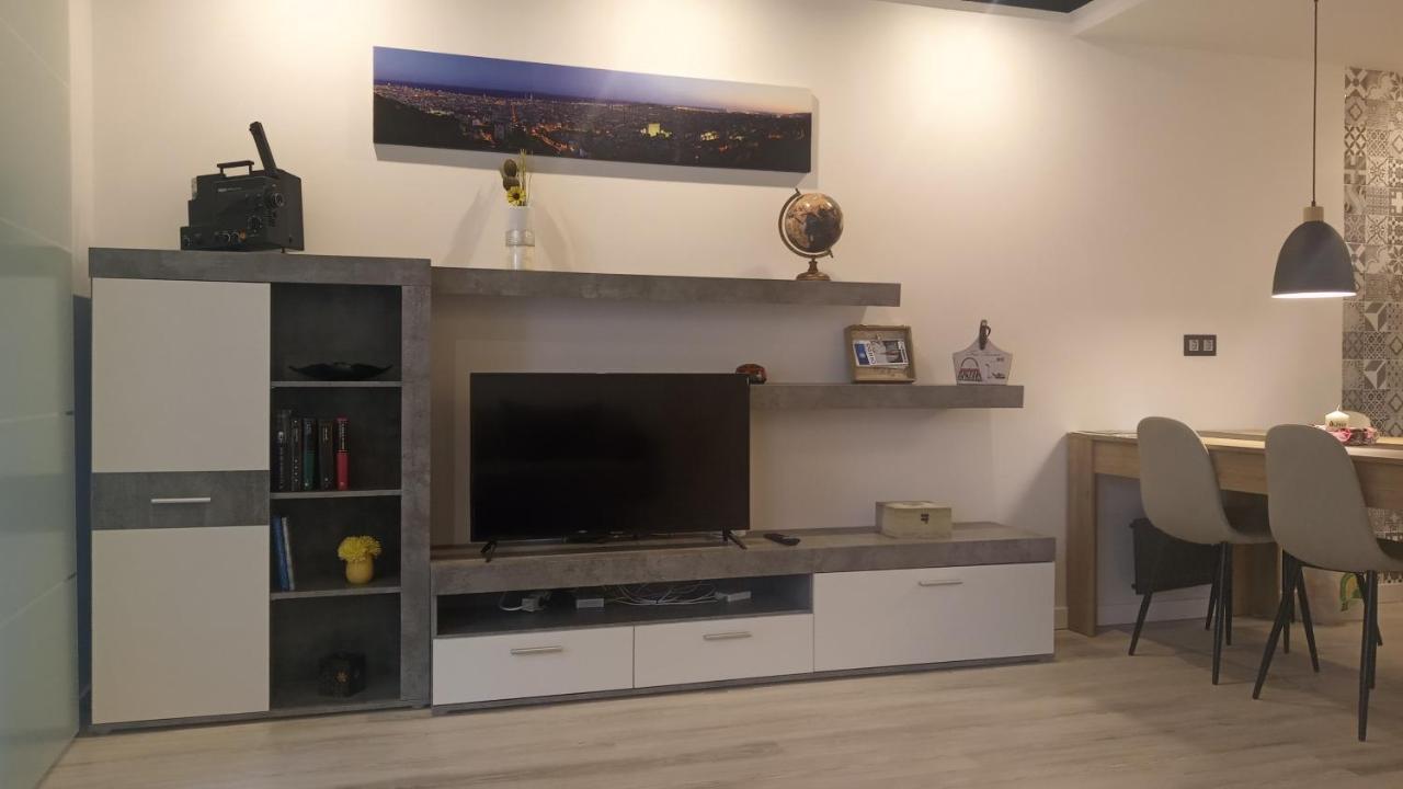 Apartamento Cinema Apartman Oviedo Kültér fotó