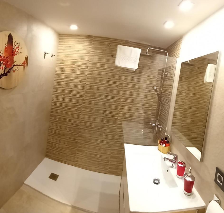 Apartamento Cinema Apartman Oviedo Kültér fotó