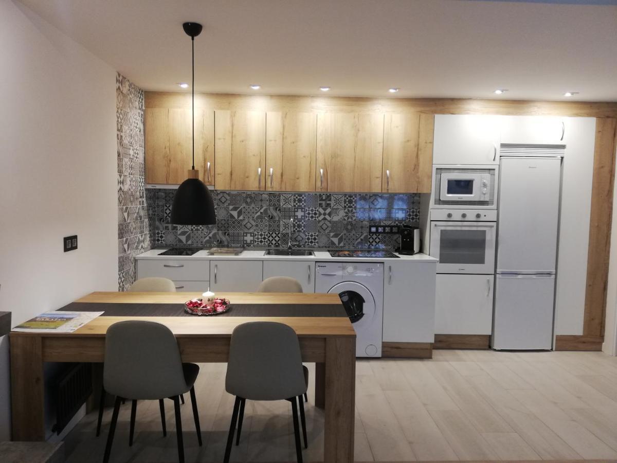 Apartamento Cinema Apartman Oviedo Kültér fotó