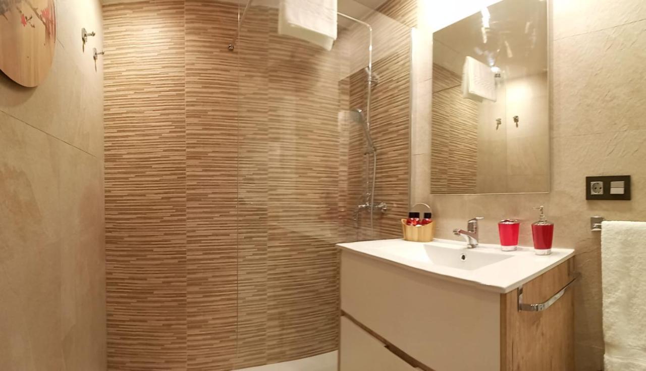 Apartamento Cinema Apartman Oviedo Kültér fotó