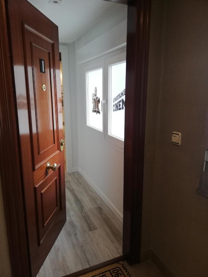 Apartamento Cinema Apartman Oviedo Kültér fotó