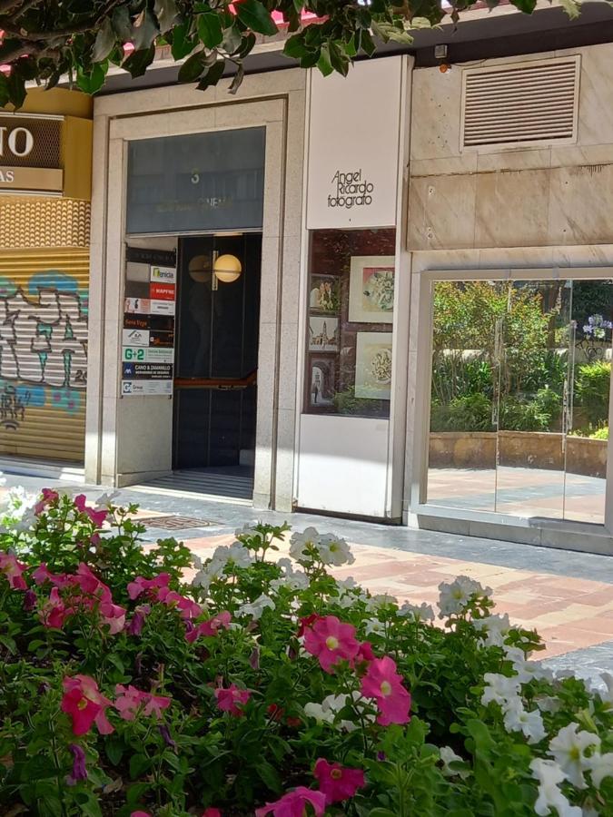 Apartamento Cinema Apartman Oviedo Kültér fotó